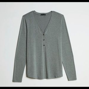 Layer Me Henley Tee in grey sky NWT size S 14-16